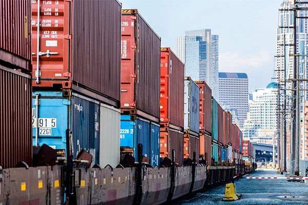 بررسی مفهوم حمل و نقل زمینی در تجارت‌ بین‌المللی